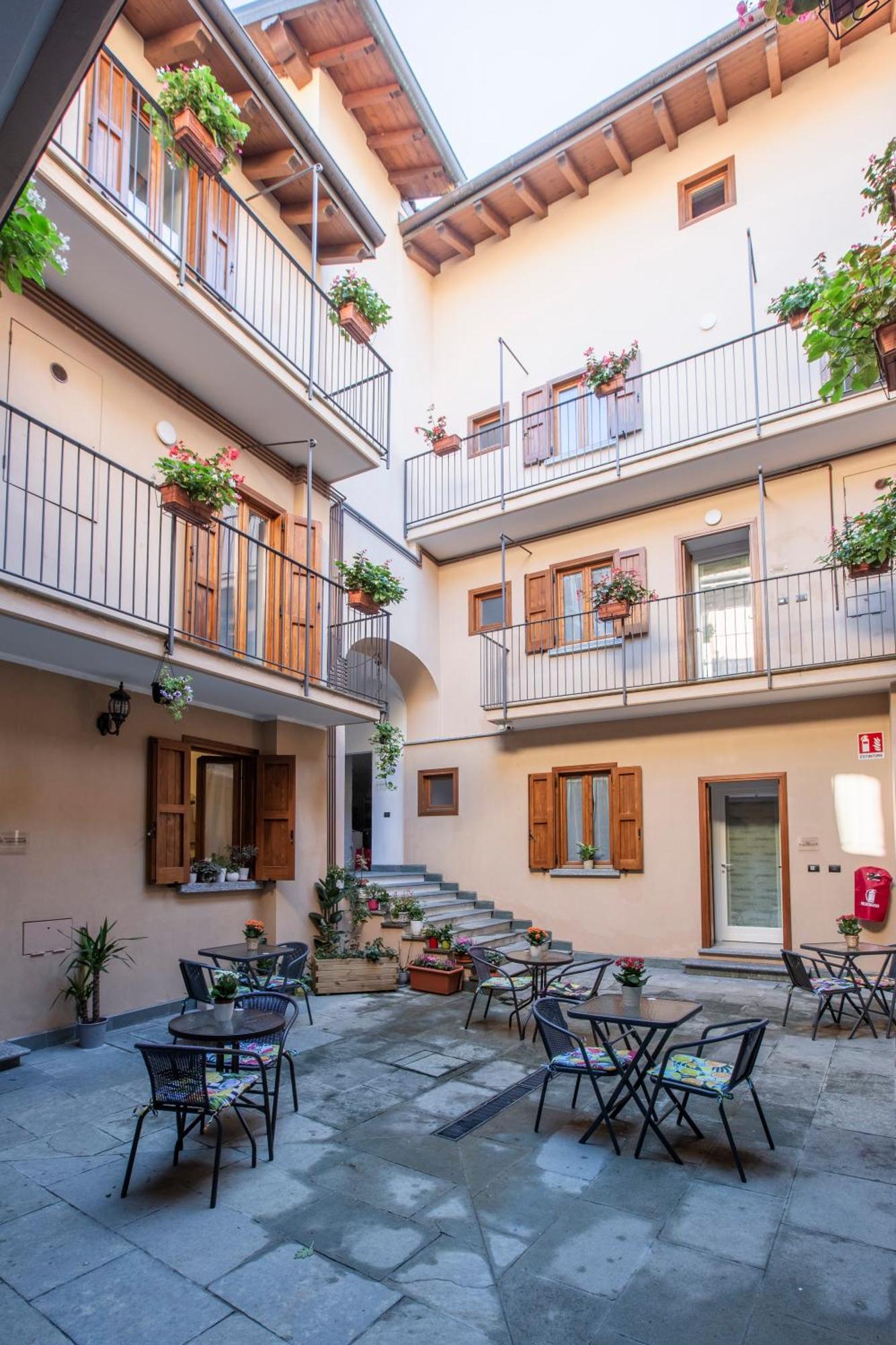 La Casa Del Sarto - Rooms And Apartments Lecco Exterior foto